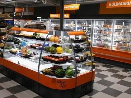 Rängu Pagari kaupluse puuviljasaar ja külmvitriinid
